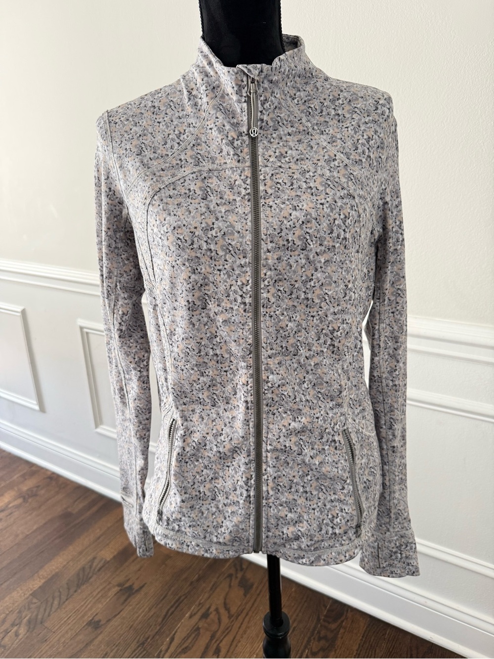 Lululemon grey floral forme ll jacket